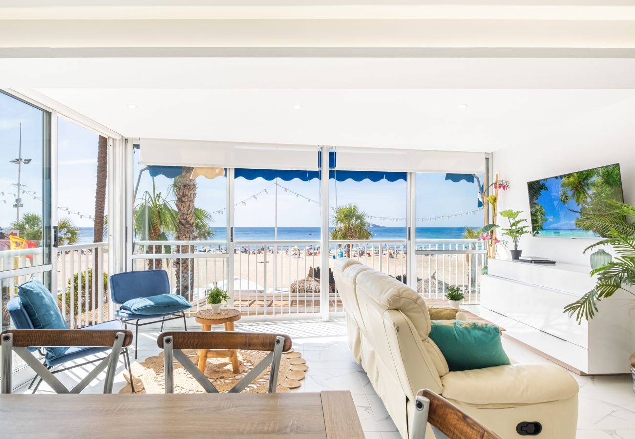 Апартаменты на Бенидорм / Benidorm - Torre Yago Deluxe 1-2 Levante Beach